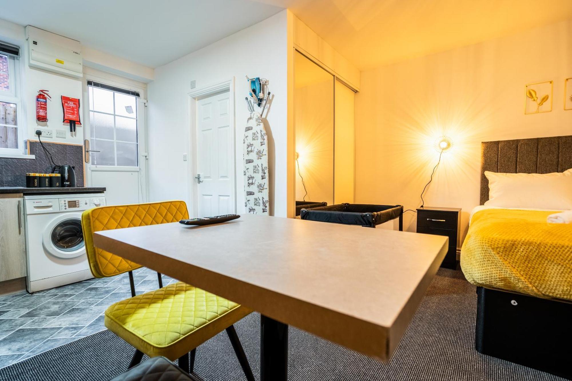 Kunda House In Tyseley Apartment Birmingham Exterior foto